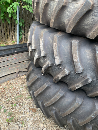 Firestone 520X85R42 Tires