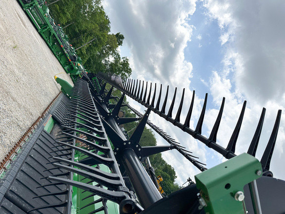 2021 John Deere RD40F Header Combine