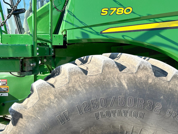 2019 John Deere S780 Combine