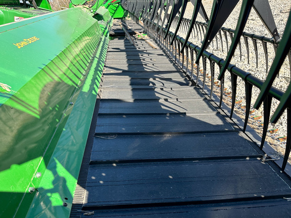 2021 John Deere RD40F Header Combine