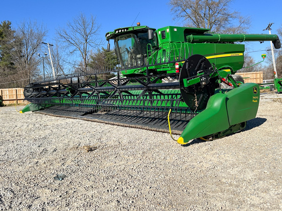 2020 John Deere 740FD Header Combine