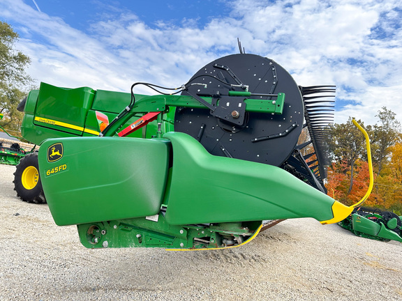 2018 John Deere 645FD Header Combine