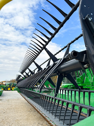 2018 John Deere 645FD Header Combine