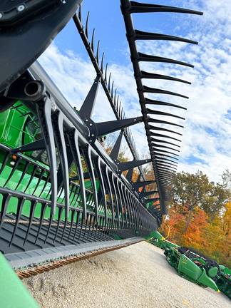 2018 John Deere 645FD Header Combine