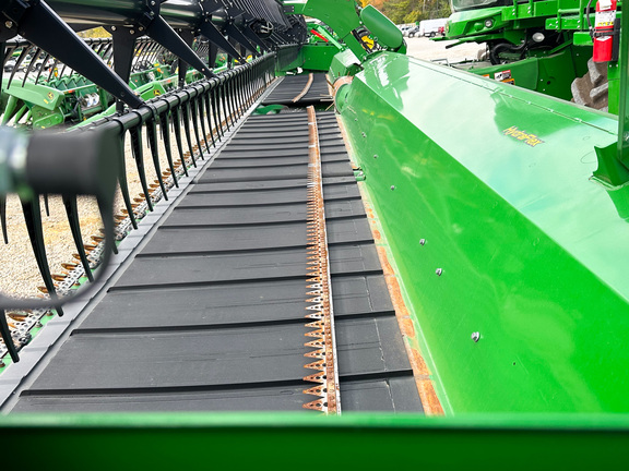 2018 John Deere 645FD Header Combine