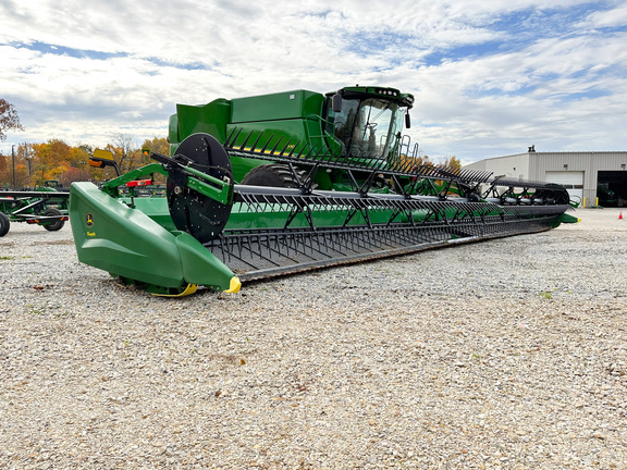 2022 John Deere HD50F Header Combine