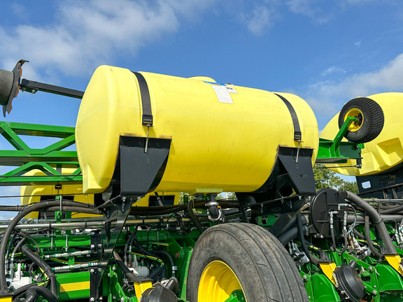 2022 John Deere 1775NT Planter