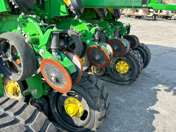 2022 John Deere 1775NT Planter