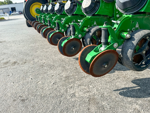 2022 John Deere 1775NT Planter