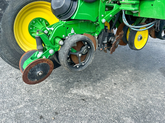 2022 John Deere 1775NT Planter