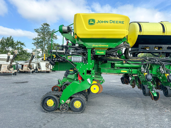 2022 John Deere 1775NT Planter