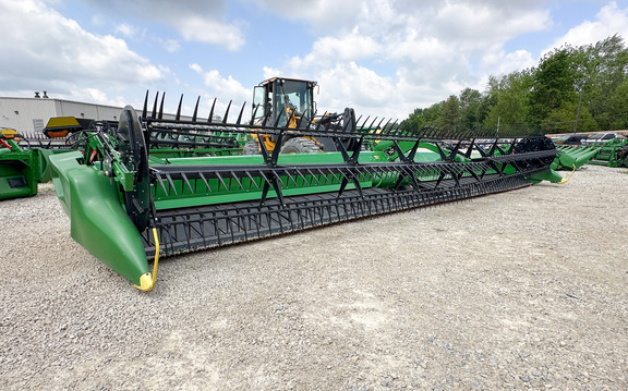 2022 John Deere RD40F Header Combine