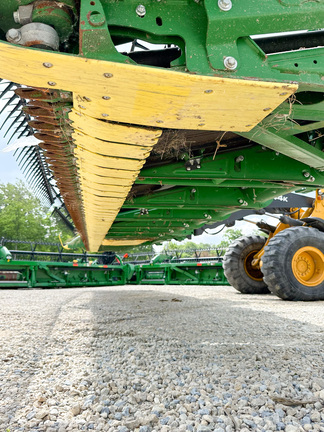 2022 John Deere RD40F Header Combine