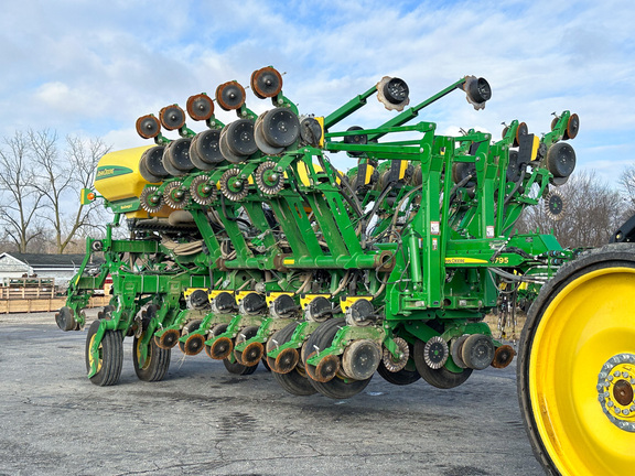 2019 John Deere 1795 Planter