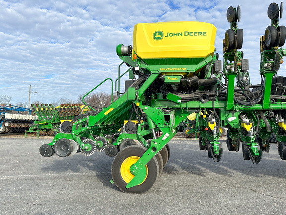 2022 John Deere 1795 Planter