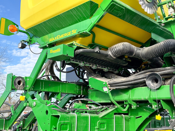 2022 John Deere 1795 Planter