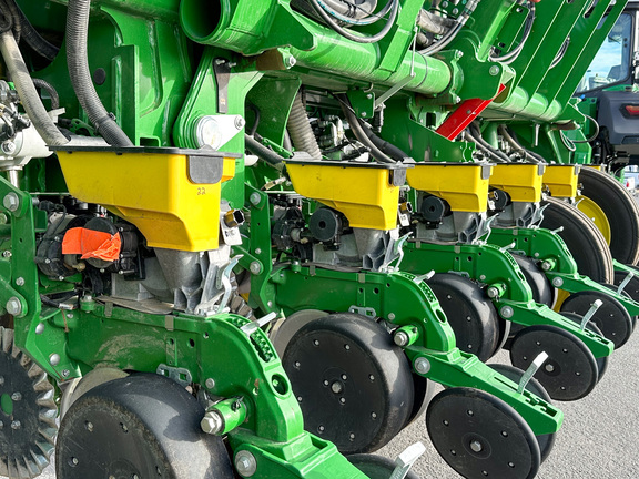 2022 John Deere 1795 Planter