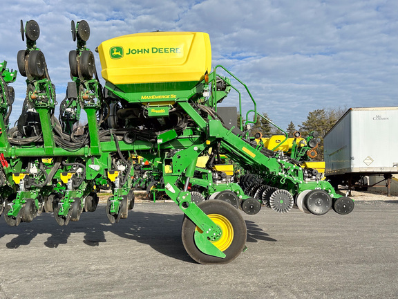 2022 John Deere 1795 Planter