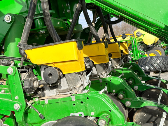 2022 John Deere 1795 Planter