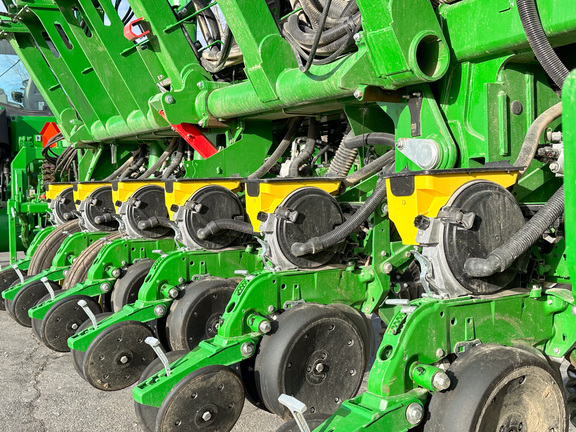 2022 John Deere 1795 Planter