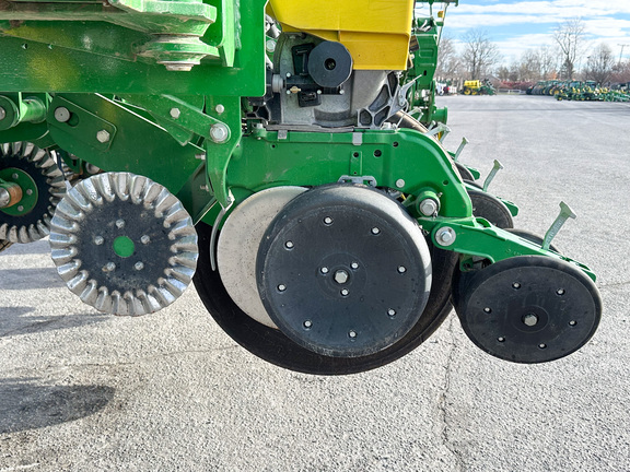 2022 John Deere 1795 Planter