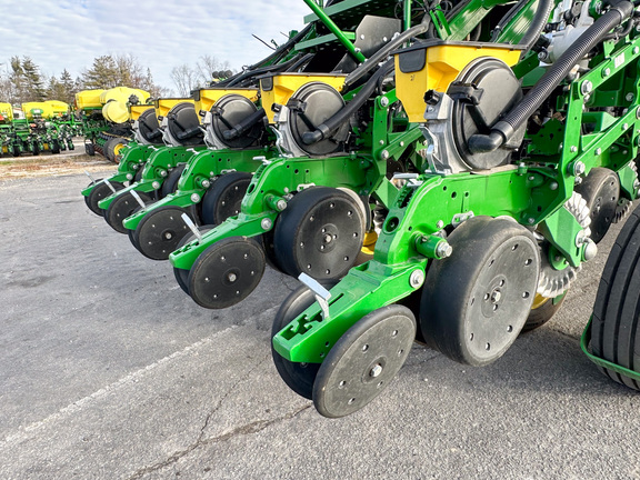 2022 John Deere 1795 Planter