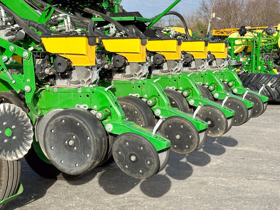 2022 John Deere 1795 Planter