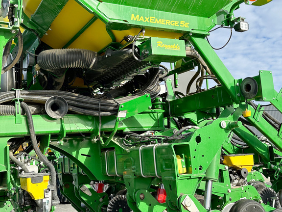 2022 John Deere 1795 Planter