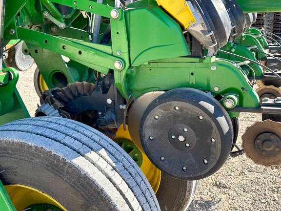 2017 John Deere 1775NT Planter