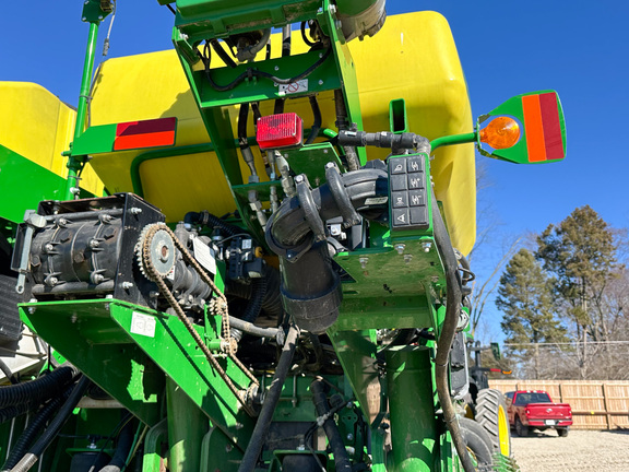 2017 John Deere 1775NT Planter