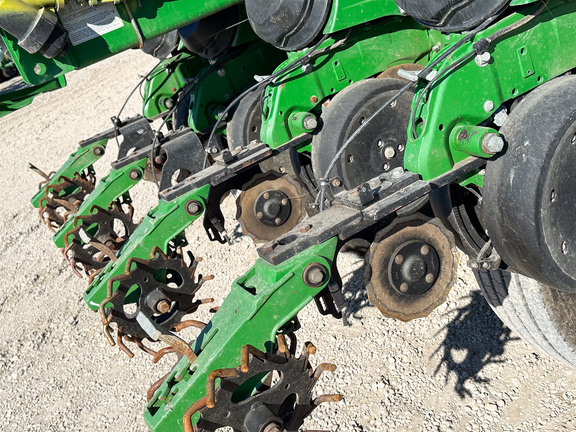 2017 John Deere 1775NT Planter