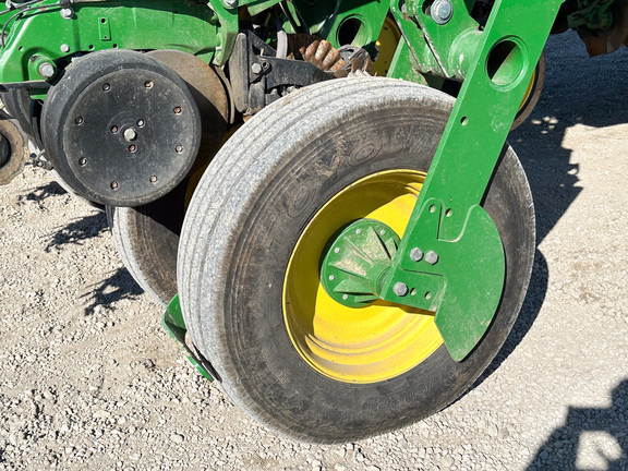 2017 John Deere 1775NT Planter