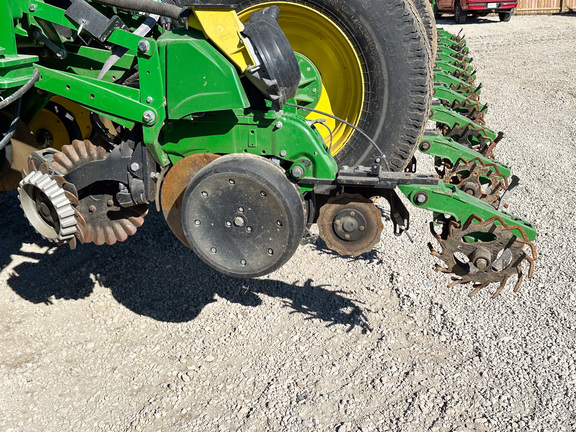 2017 John Deere 1775NT Planter