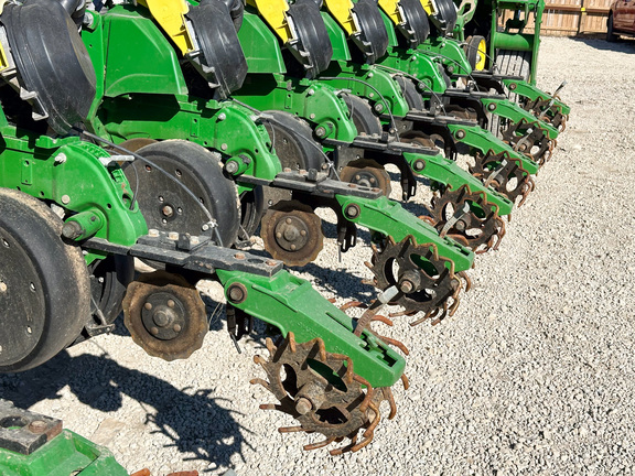 2017 John Deere 1775NT Planter