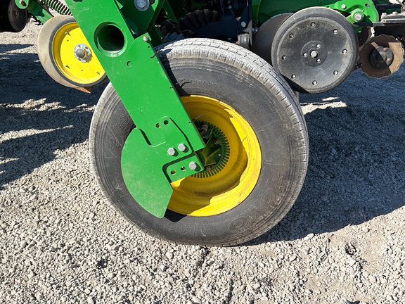 2017 John Deere 1775NT Planter