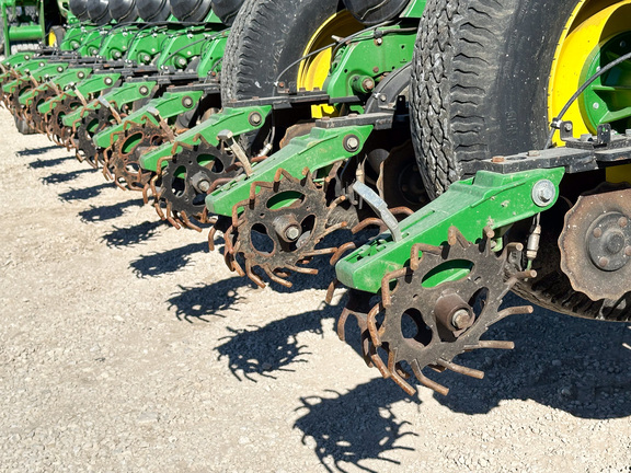 2017 John Deere 1775NT Planter