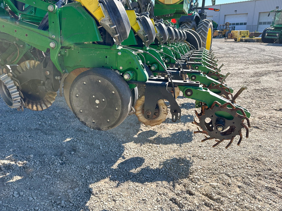 2017 John Deere 1775NT Planter