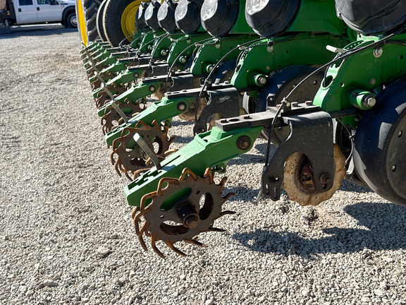 2017 John Deere 1775NT Planter