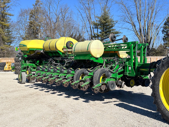 2017 John Deere 1775NT Planter