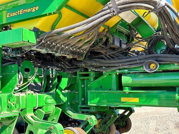 2017 John Deere 1775NT Planter