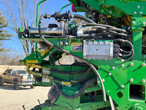 2017 John Deere 1775NT Planter