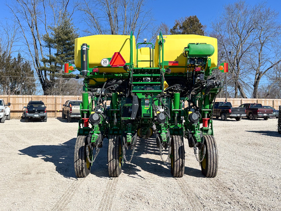 2022 John Deere 1775NT Planter