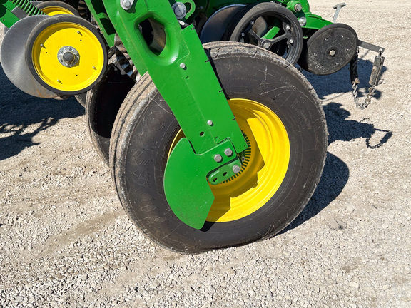 2022 John Deere 1775NT Planter