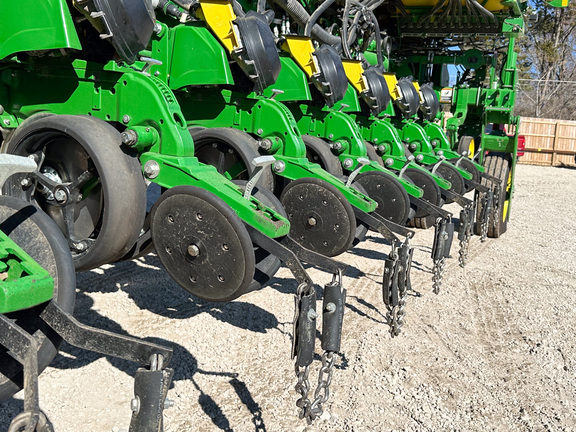 2022 John Deere 1775NT Planter