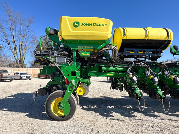 2022 John Deere 1775NT Planter