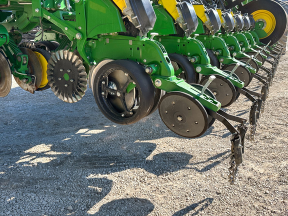 2022 John Deere 1775NT Planter