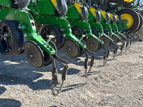 2022 John Deere 1775NT Planter