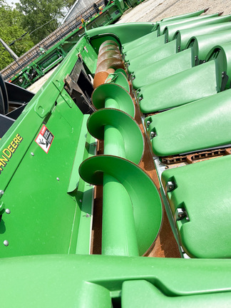 2014 John Deere 608C Header Corn Head