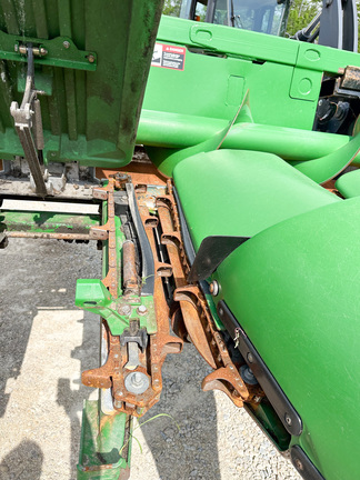 2014 John Deere 608C Header Corn Head