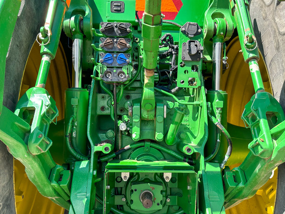 2013 John Deere 8260R Tractor